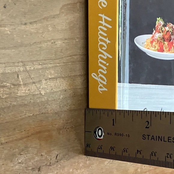 The Edgy Veg Cookbook - carnivore approved vegan recipes by Candice Hutchings - Picture 4 of 16